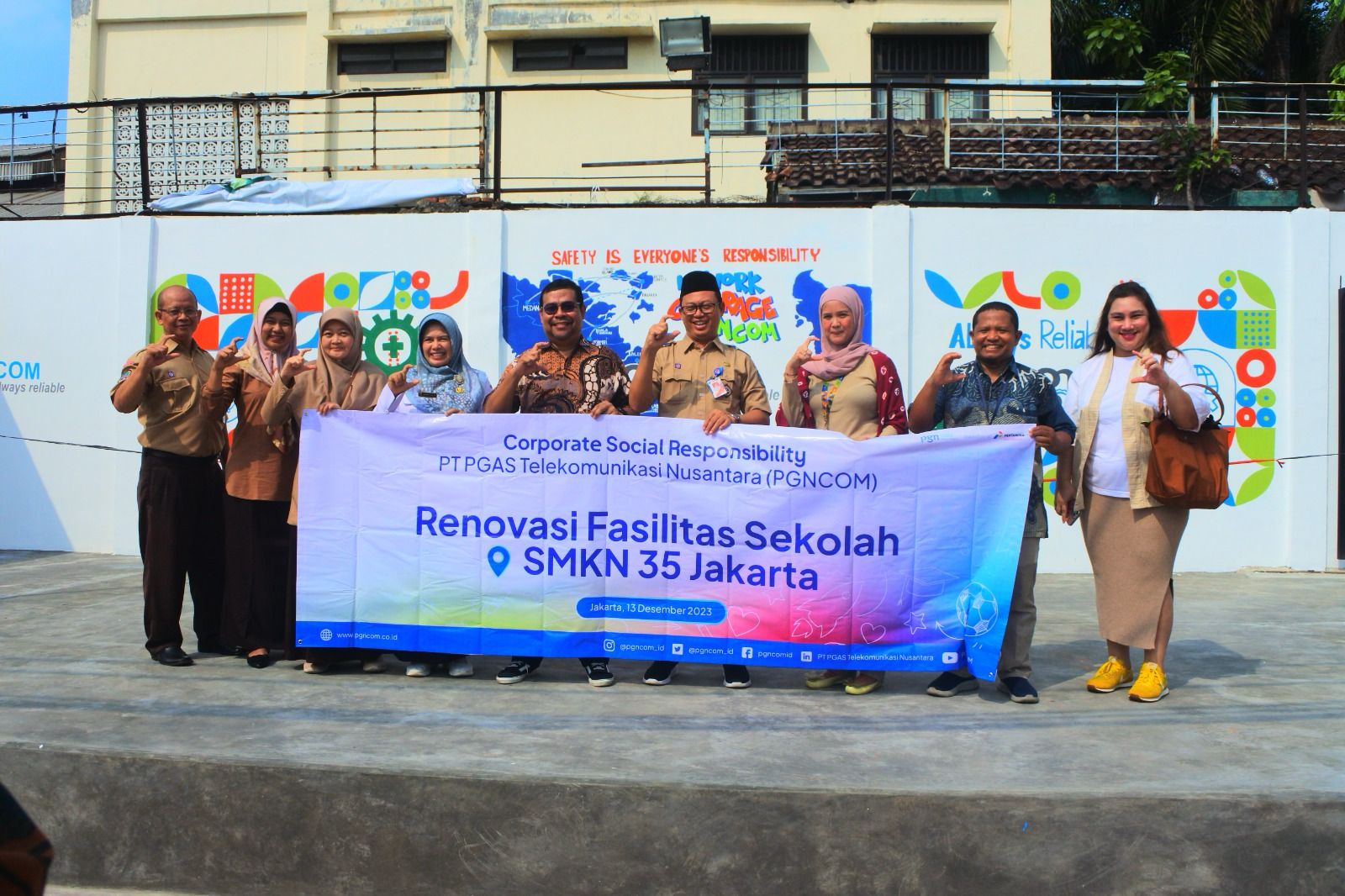 Ceremonial CSR PGNCOM for School Facility Renovation of SMK N 35 Jakarta